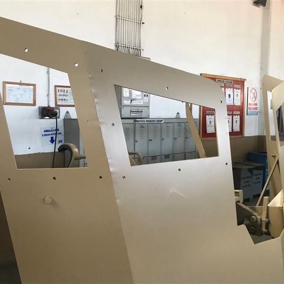 Haki boyalı kalkan paneli